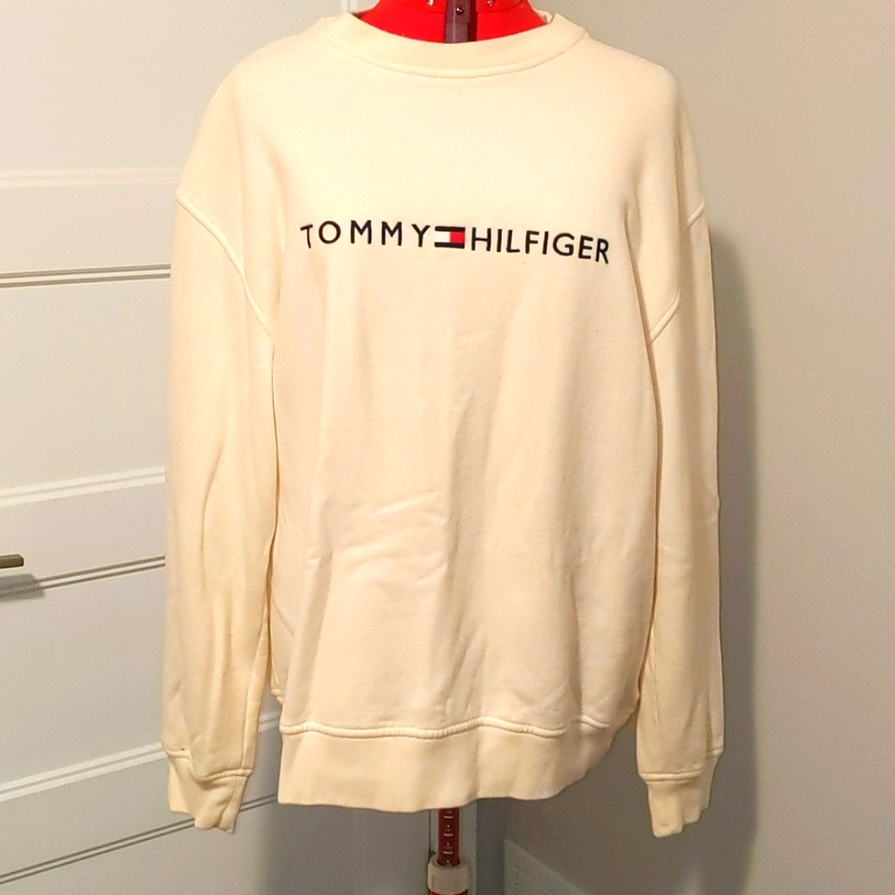Classic Tommy Hilfiger sweater